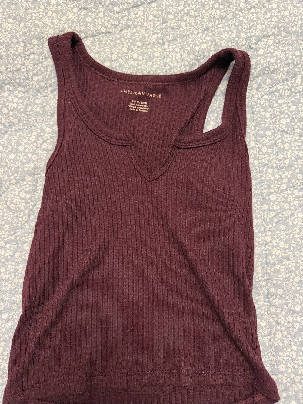 American Eagle Outfitters Ribbed V-Notch Tank Top - Burgundy